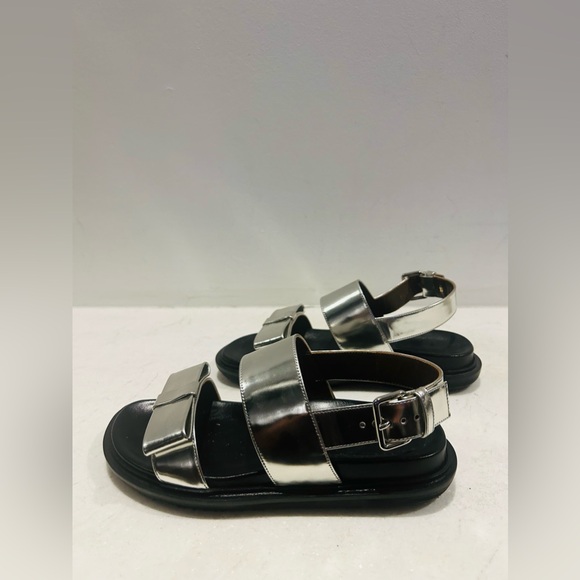 New in box MARNI silver leather bow front buckle sandals. Size 37/7. Never worn. - Picture 6 of 11